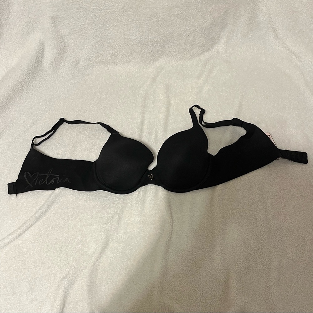 Comfy Victoria’s Secret bra 
34B 
Perfect condition